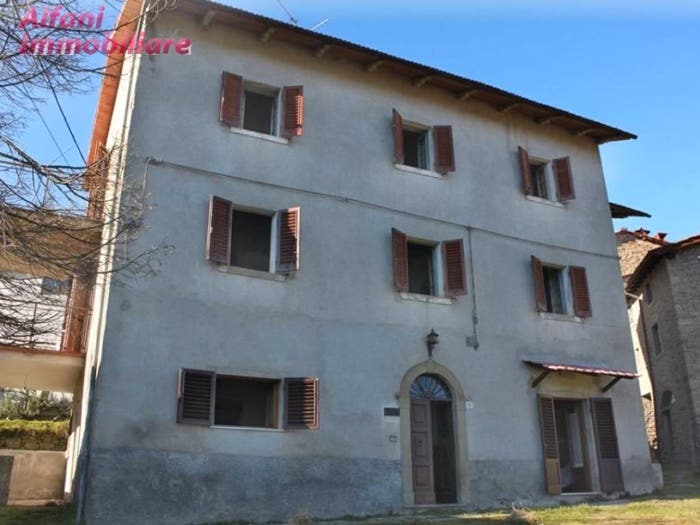 Casa con 6 locali in vendita in Castel San Niccolò