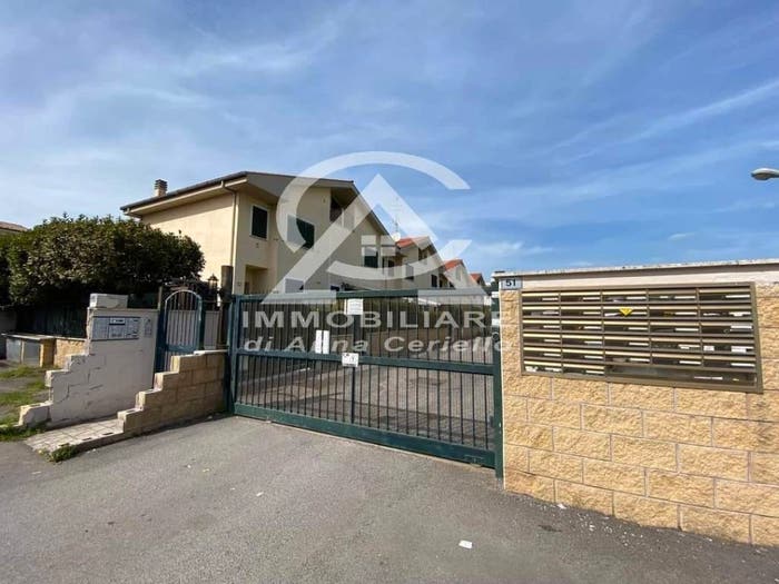 Appartamento trilocale in vendita in Via di Lunghezza, Lunghezza, Roma
