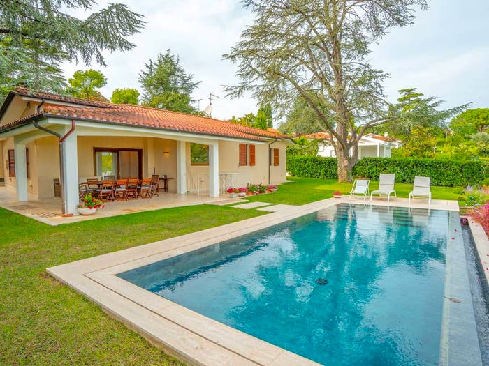 Casa con 6 locali in vendita in Viale dei Castagni, Villaggio Taunus, Numana