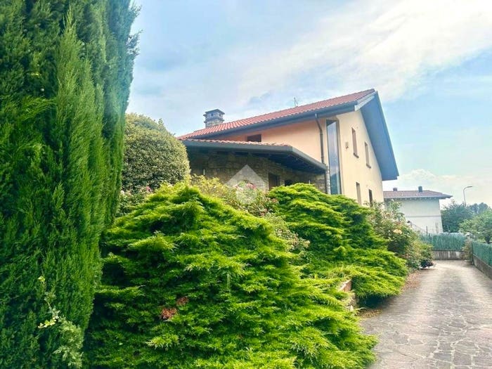 Casa con 6 locali in vendita in Via gianico, Centro, Artogne