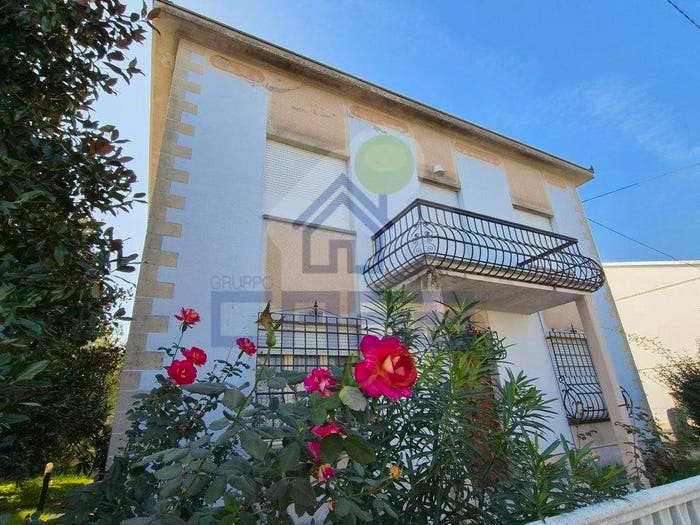 Casa con 6 locali in vendita in via Silvio Pellico, Centro, Guastalla