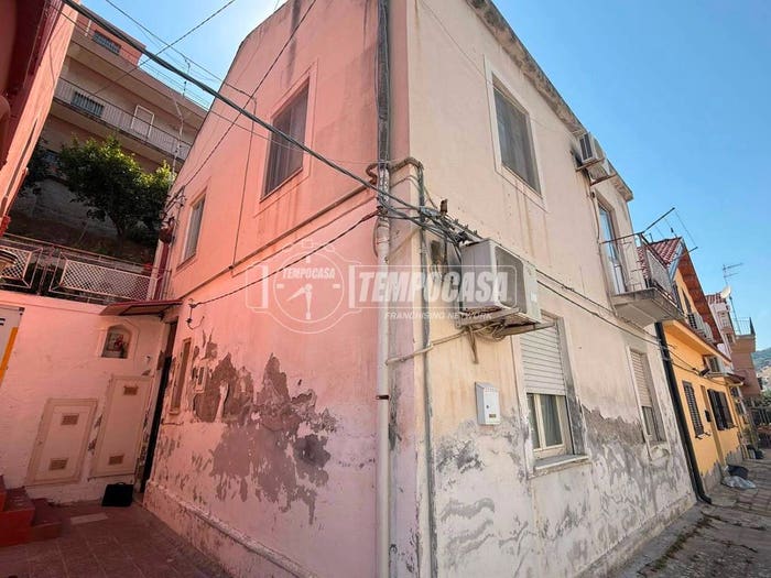 Casa con 5 locali in vendita in Salita VILLA CONTINO, Villaggio Santo, Messina