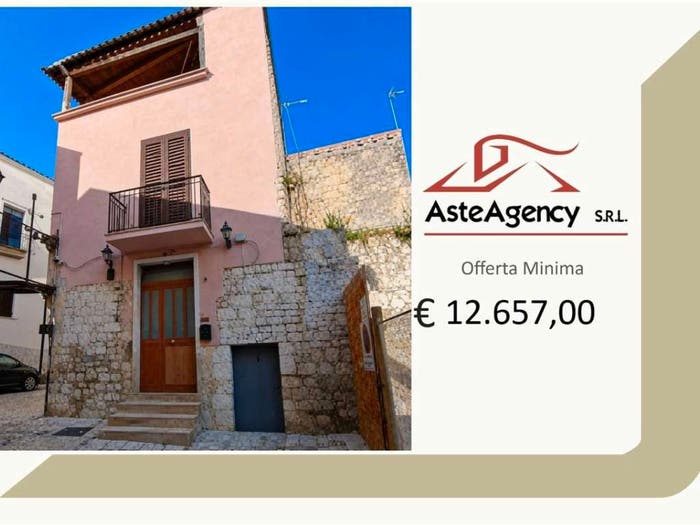 Appartamento bilocale in vendita in Via Lupicini, Centro Storico, Andria
