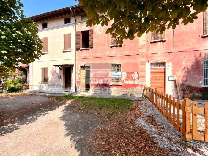 Casa con 6 locali in vendita in Dei Compartitori, Asola