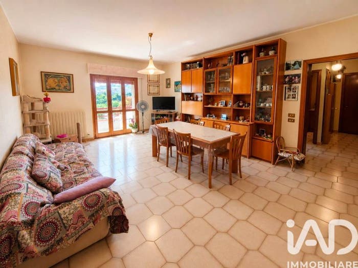 Appartamento con 6 locali in vendita in Via Don Lorenzo Milani, Centro, Offida
