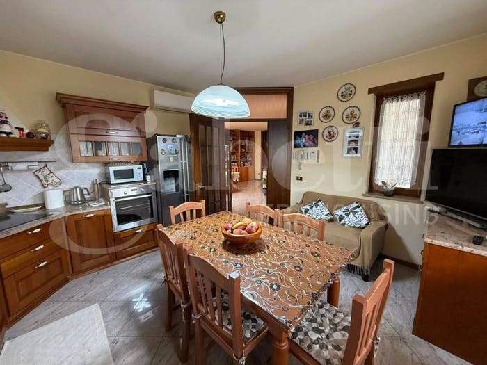 Casa con 6 locali in vendita in Centro, Malo