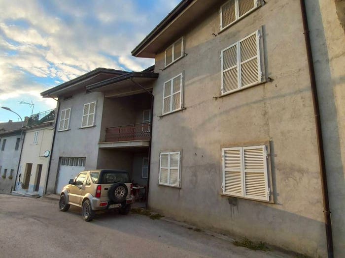 Casa con 6 locali in vendita in via case, Monteverde, Montegiorgio