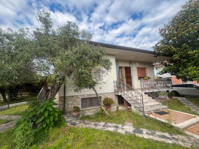 Casa con 5 locali in vendita in Villa Singola Via Martiri della Sassaia, Vaiana, Forte dei Marmi
