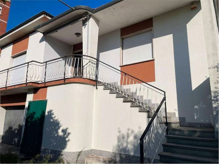 Casa con 6 locali in vendita in Via Giotto, Castelletto Sopra Ticino