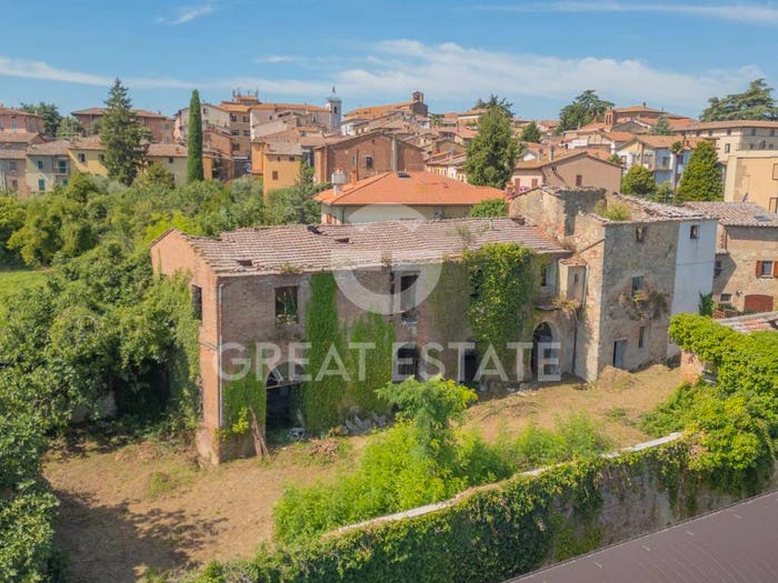 Casa con 6 locali in vendita in Piazza XX Settembre, Centro, Chiusi