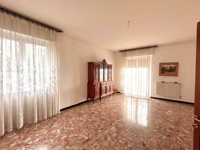 Appartamento con 6 locali in vendita in Via Domenico Oliva, Sestri Ponente, Genova