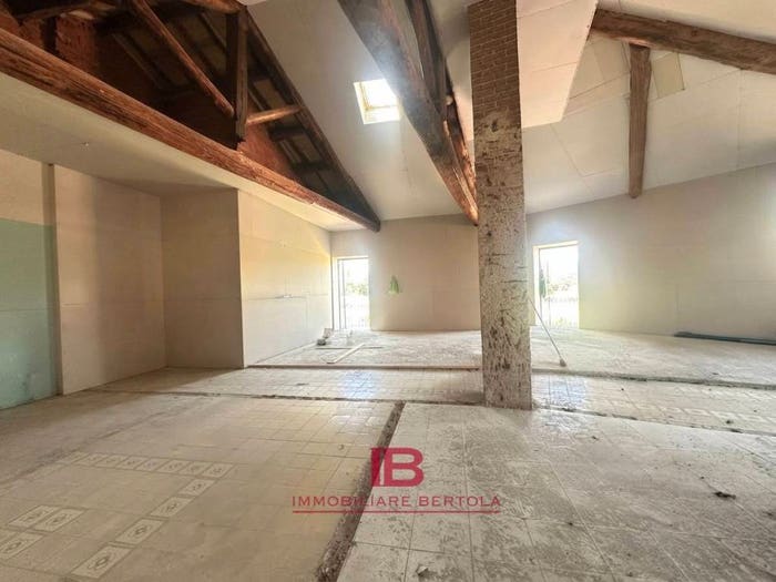 Appartamento quadrilocale in vendita in Via Basse San Sebastiano, Centro Storico, Cuneo