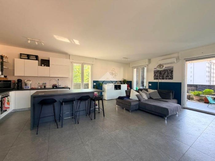 Appartamento con 5 locali in vendita in Via Tevere, Taccona, Monza