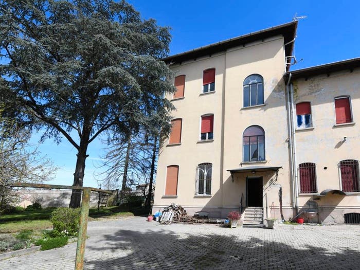 Casa con 6 locali in vendita in Via Sartirana, Semiana