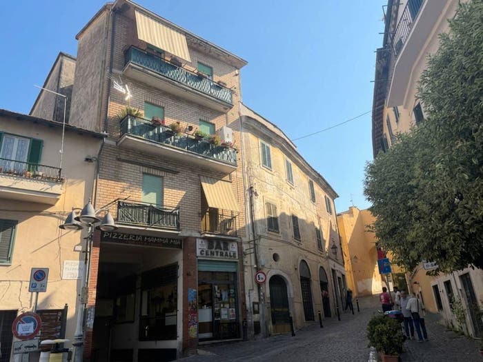Appartamento trilocale in vendita in Via Guglielmo Marconi, Centro, Castel Madama