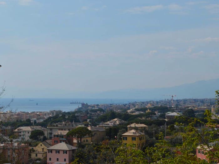 Casa trilocale in vendita in Via Inferiore Degli Ometti, Quarto, Genova