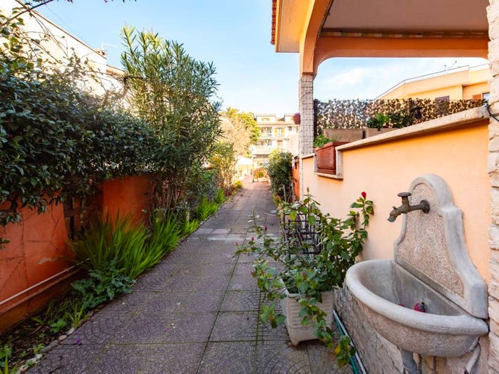 Casa quadrilocale in vendita in Via Taranto, Centro, Ladispoli