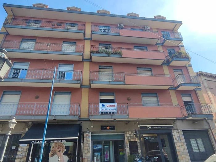 Appartamento quadrilocale in vendita in Via Etnea, Centro, Mascalucia