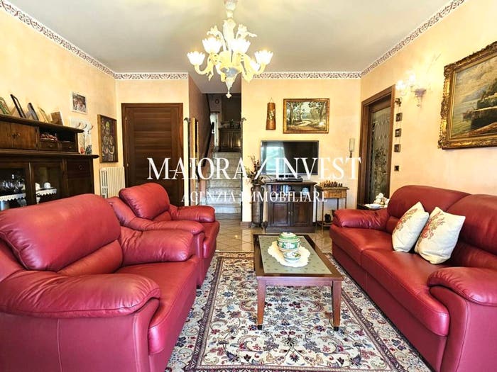 Casa con 6 locali in vendita in Paese Alto Ponterotto, San Benedetto del Tronto