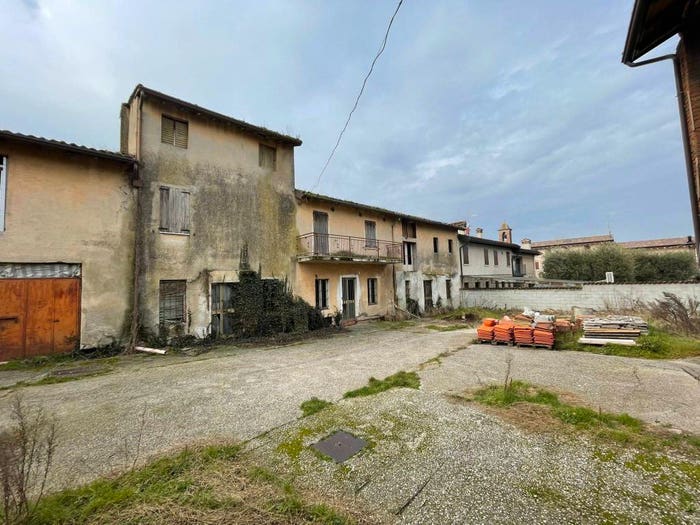Casa con 6 locali in vendita in Via Morti dell'Astore, Astore, Castiglione delle Stiviere