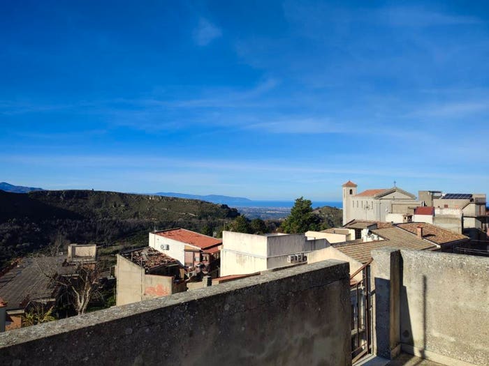 Casa con 6 locali in vendita in Via Umberto I, Centro, Rometta