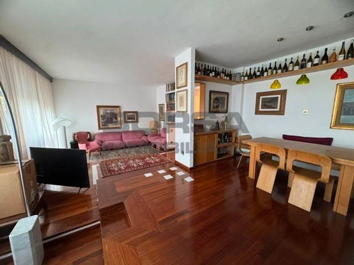 Appartamento con 6 locali in vendita in Viale Rosa del Tirreno, Goito Montebello, Livorno