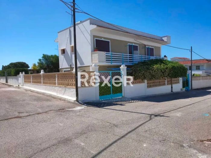 Casa con 6 locali in vendita in Via del Girasole, Marina Di Lizzano, Lizzano