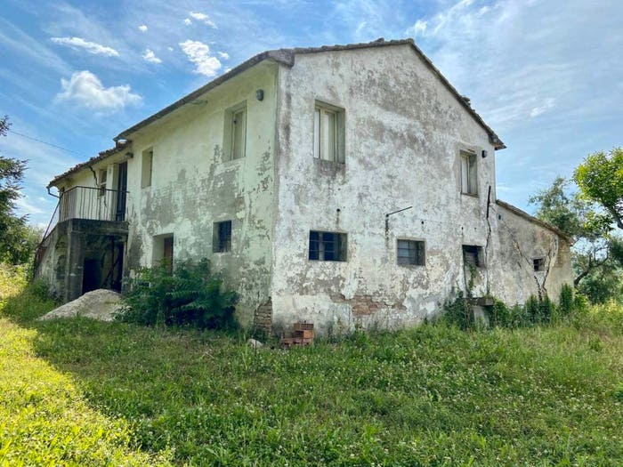 Casa con 6 locali in vendita in Via San Rocco, Belvedere Ostrense