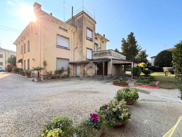 Casa con 6 locali in vendita in Via Ferrante Gonzaga, Centro, Gonzaga