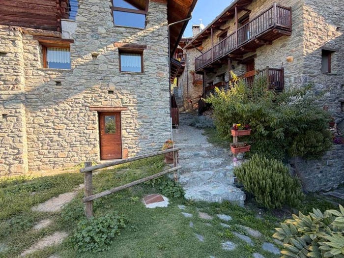 Appartamento trilocale in vendita in Frazione Moron, Moron, SaintVincent