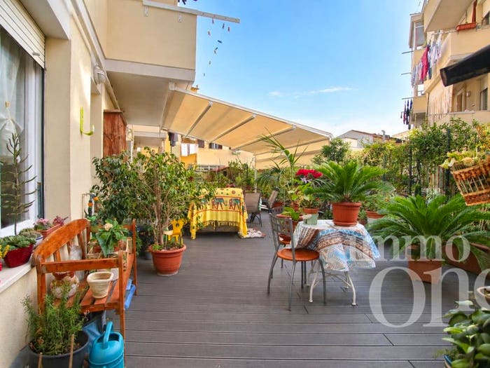 Appartamento con 5 locali in vendita in Via Fiorenza, Cisternone, Livorno