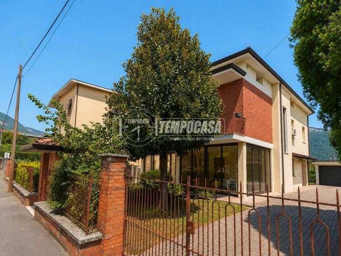 Casa con 5 locali in vendita in Centro, Botticino