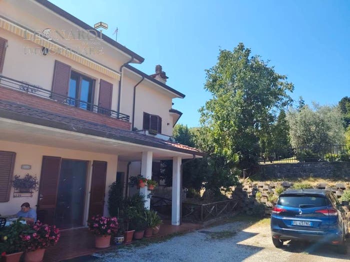 Appartamento trilocale in vendita in Strada Communale Caprese Alpe Faggeta, Centro, Caprese Michelangelo