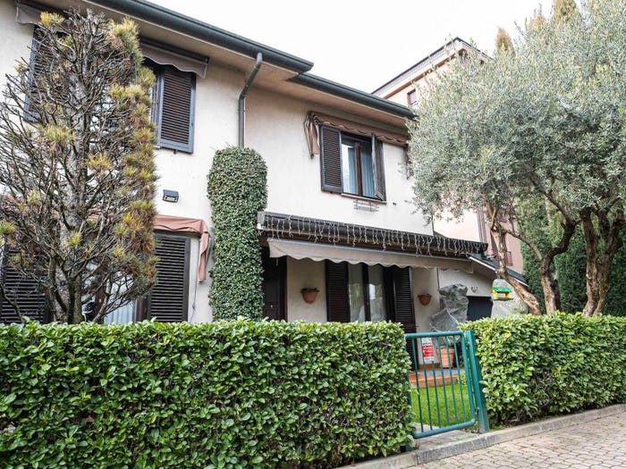 Casa quadrilocale in vendita in Via San Martino, Centro, Mariano Comense