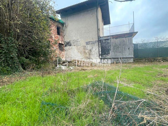 Casa con 5 locali in vendita in Via A Cerruti, Capovilla Castello, Lessona