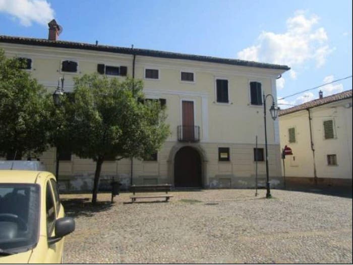 Appartamento con 5 locali in vendita in Piazza Santa Maria, Castellazzo Bormida