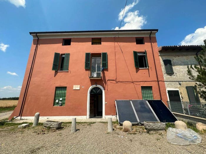Casa con 6 locali in vendita in Strada di Cortemaggiore, Roncaglia Borghetto, Piacenza