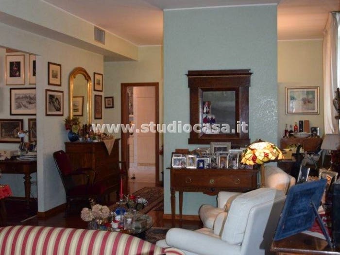 Appartamento con 6 locali in vendita in Centro, Cremona