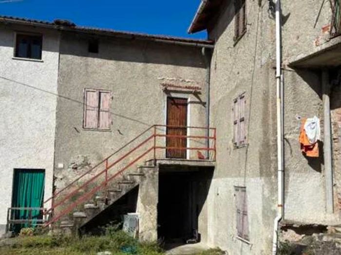 Casa quadrilocale in vendita in Via Regina Elena SNC, Centro, Parodi Ligure