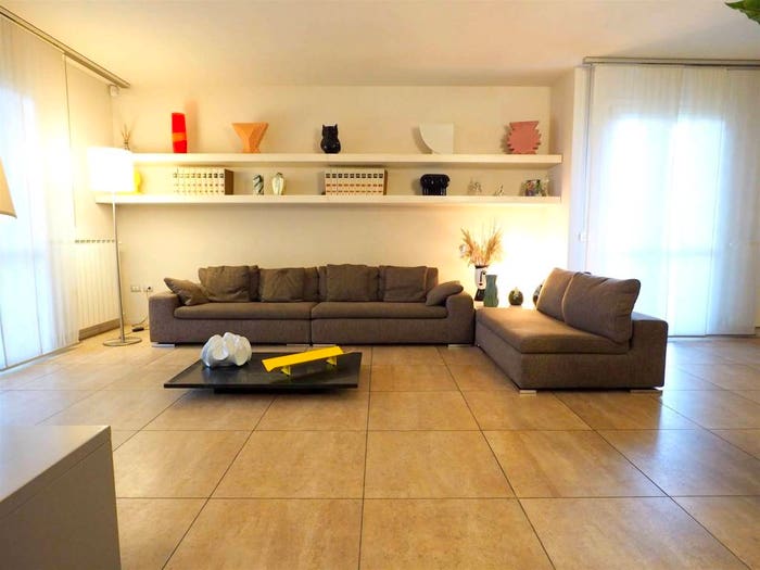 Casa con 6 locali in vendita in Via Don Lorenzo Milani, Centro, Agliana