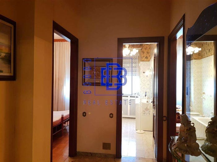 Appartamento trilocale in vendita in Via Napo Torriani, Centrale, Milano