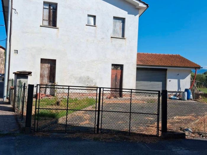Casa quadrilocale in vendita in Via Capannone, Anchione, Ponte Buggianese