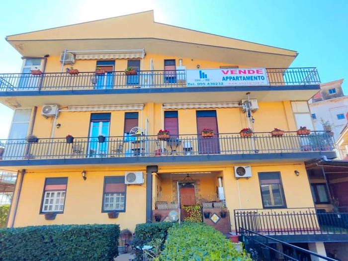 Appartamento quadrilocale in vendita in Via delle Rose, Centro, Misterbianco