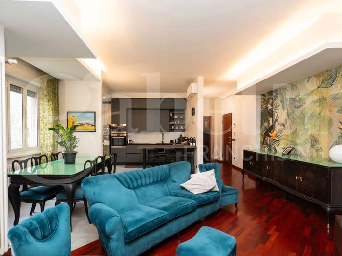 Appartamento quadrilocale in vendita in Piazza Donegani, Città Studi, Milano