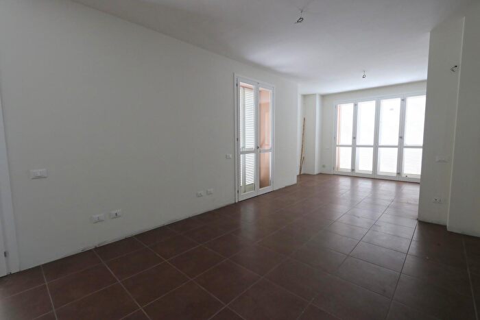 Appartamento con 6 locali in vendita in Pontedera
