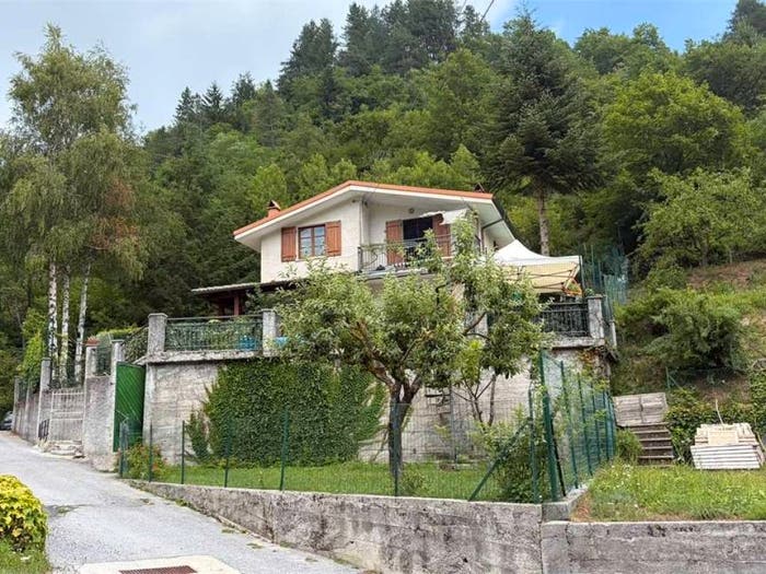 Casa quadrilocale in vendita in Localeità Vetria A, Vetria, Calizzano