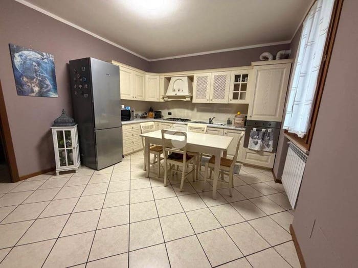 Appartamento trilocale in vendita in Via IV Novembre, San Gervasio Bresciano