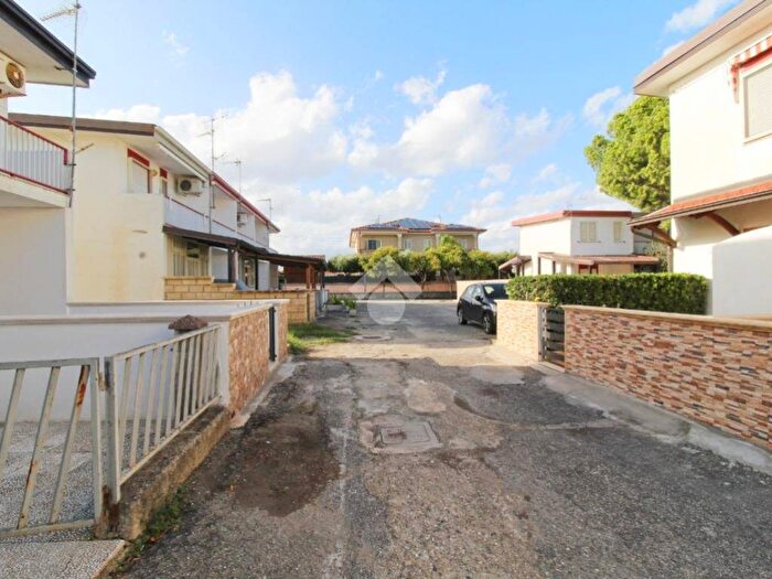 Casa bilocale in vendita in Villaggio Oleandri, Villaggio Carrao, Cropani