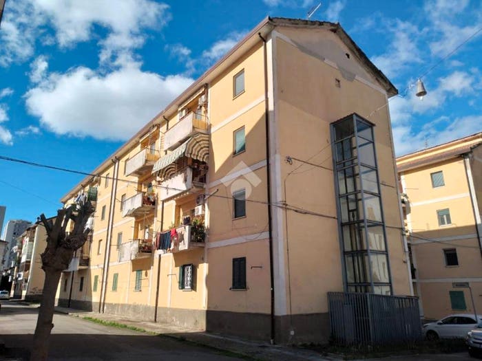 Appartamento trilocale in vendita in Via Kroton, Stadio Città, Cosenza