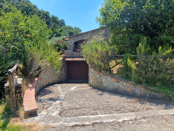 Casa con 6 locali in vendita in Via di Sant'Andrea, Pieve di Compito Sant'Andrea di Compito, Capannori